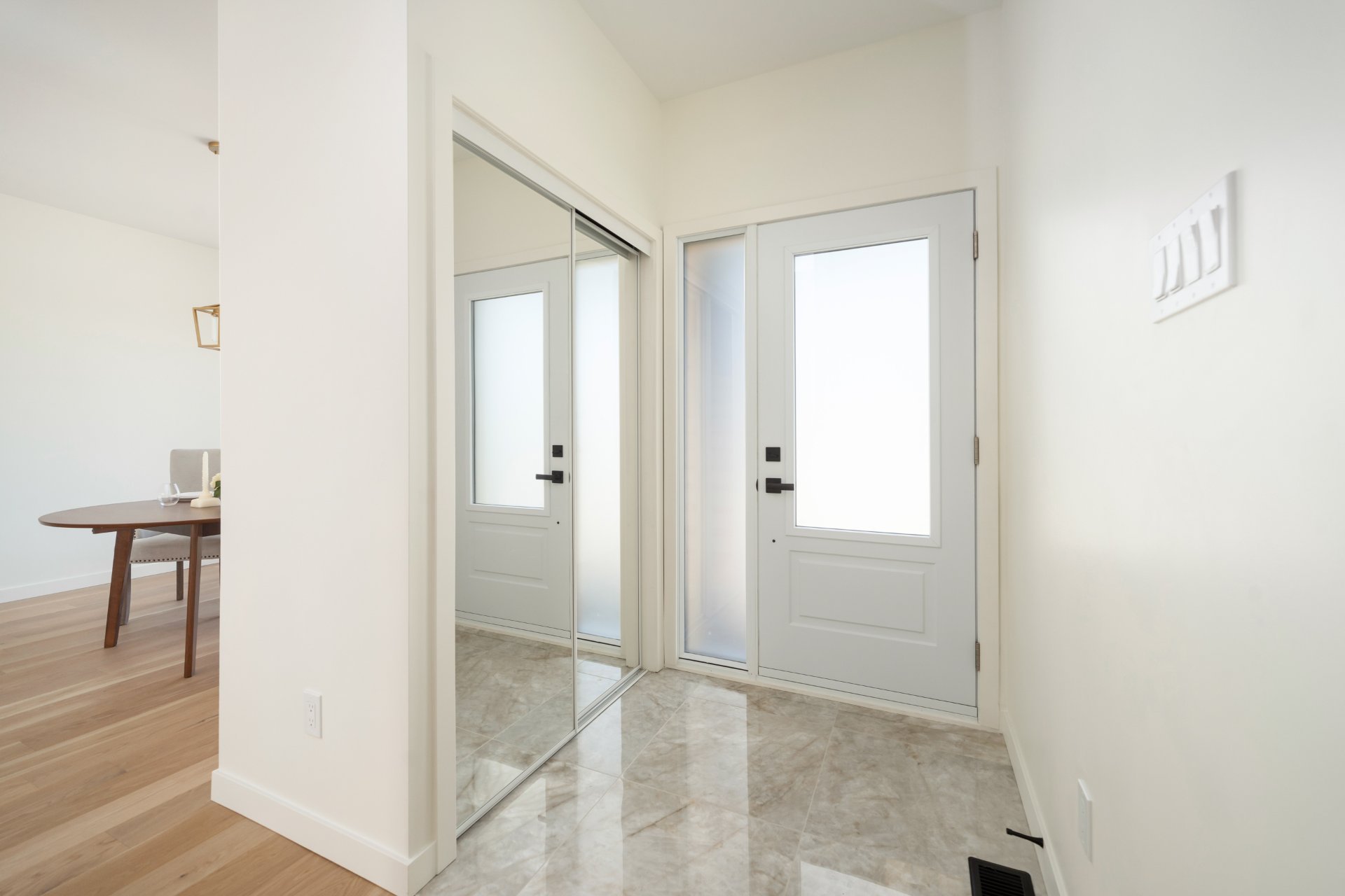 Bright open-concept interior at 4492 boulevard Westpark